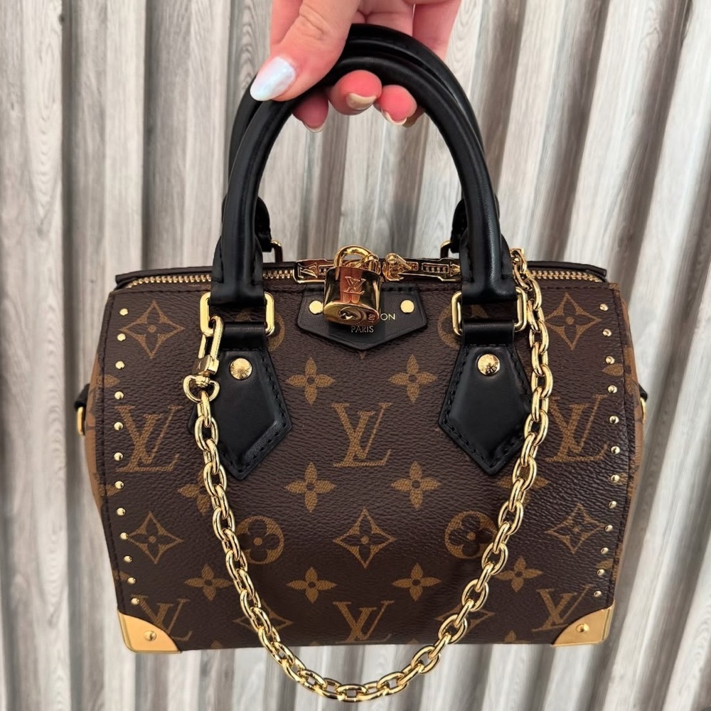 SOLD ! SOLD !

NEW! LOUIS VUITTON SPEEDY TRUNK